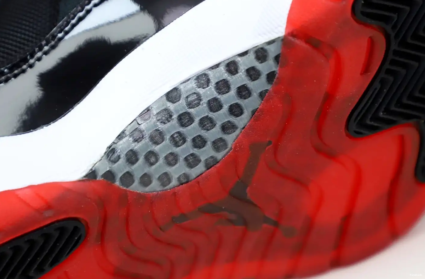 JORDAN LOW AIR RETRO BRED 11 0430